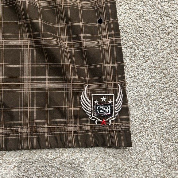 ⭐️Free with Purchase⭐️ Billabong shorts - Picture 5 of 5